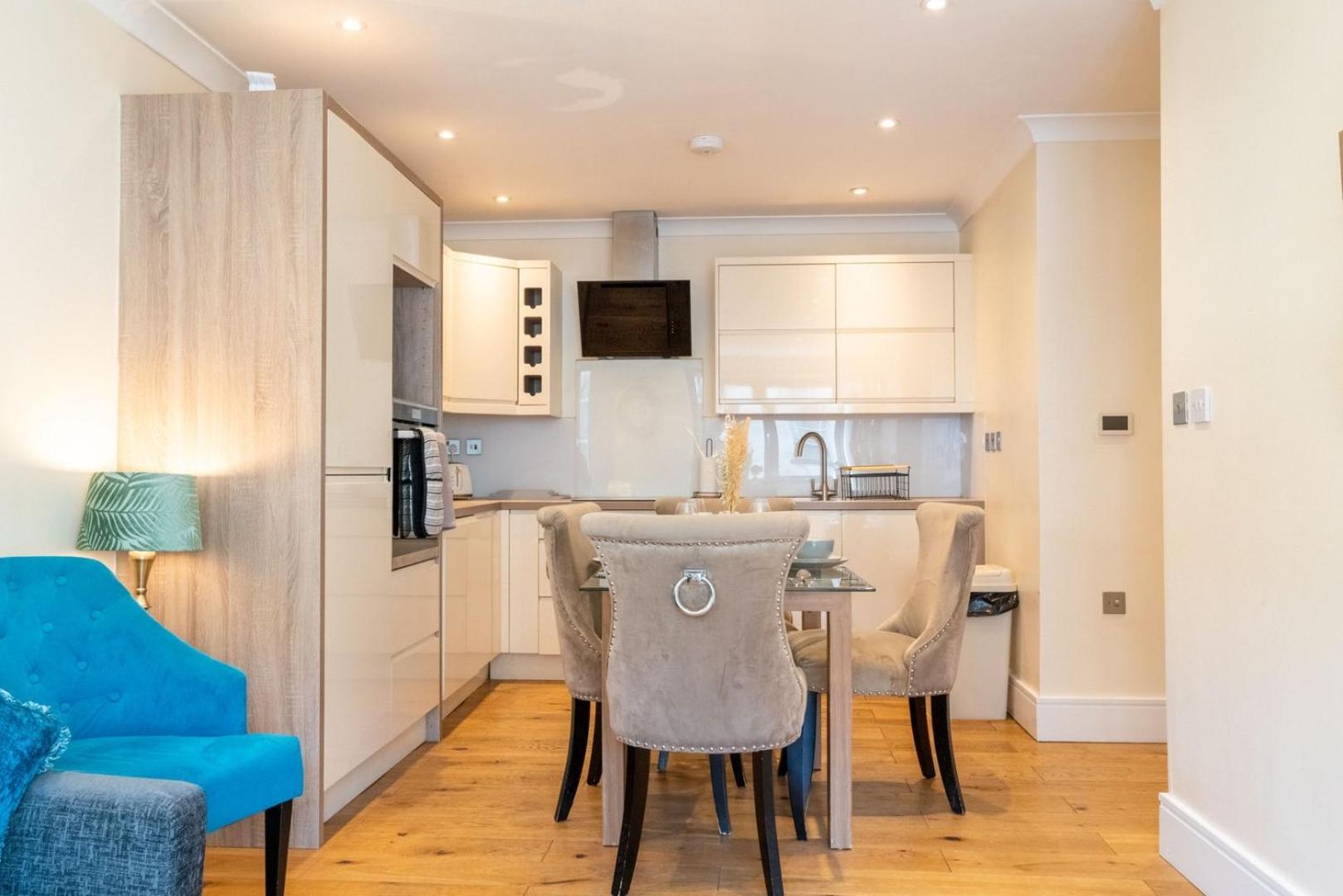 Apartamento Vibrant Old 2br - Full Kitchen Wifi *
