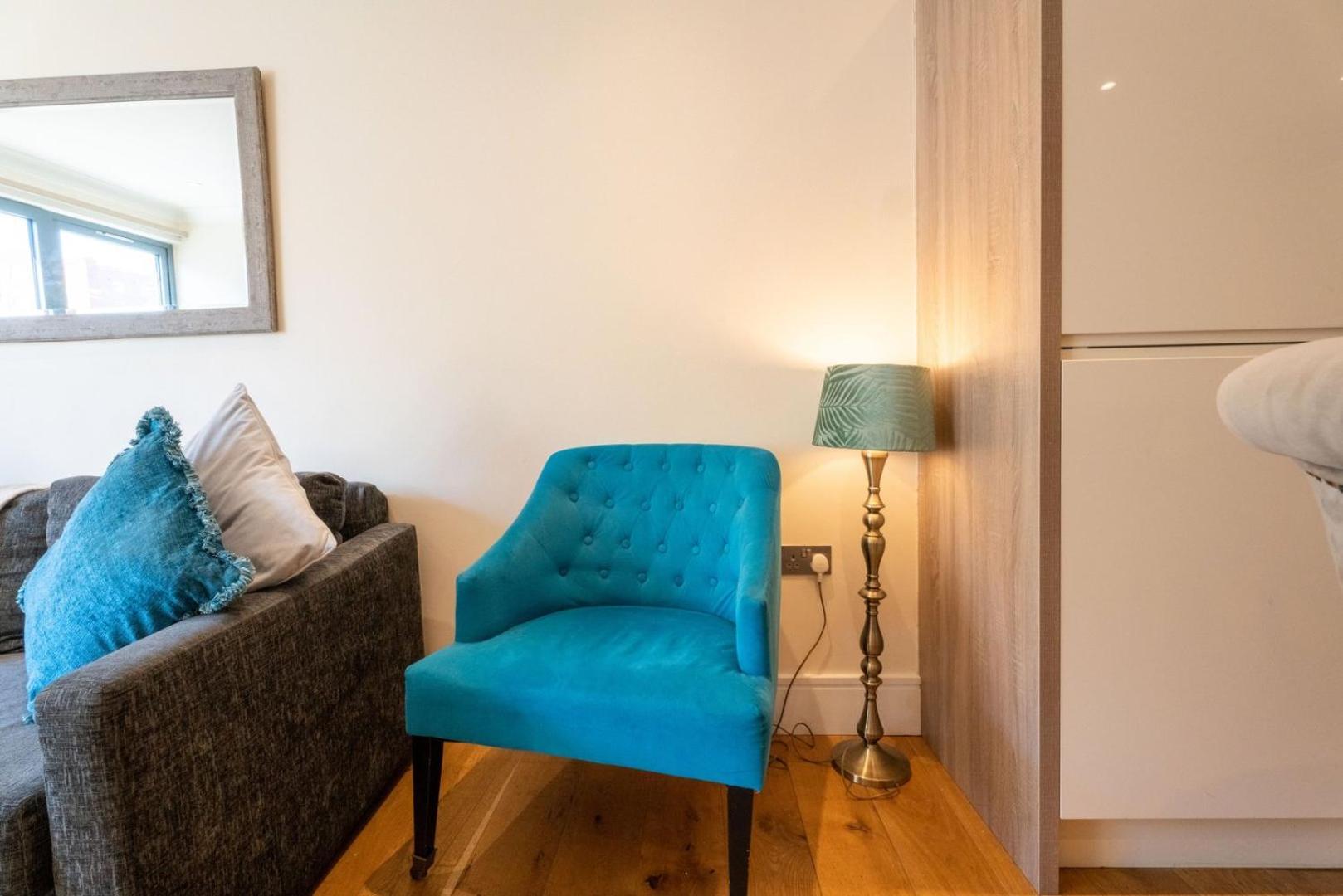 Vibrant Old 2br - Full Kitchen Wifi Apartamento *